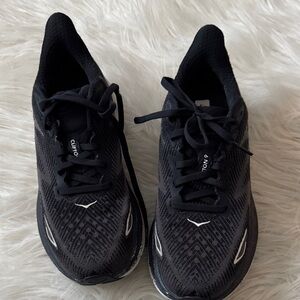 Hoka Clifton 9 size 7